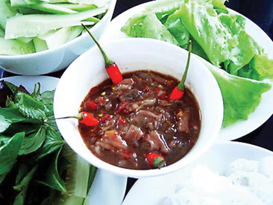 Hôm nay, mình ăn mắm mực đi…