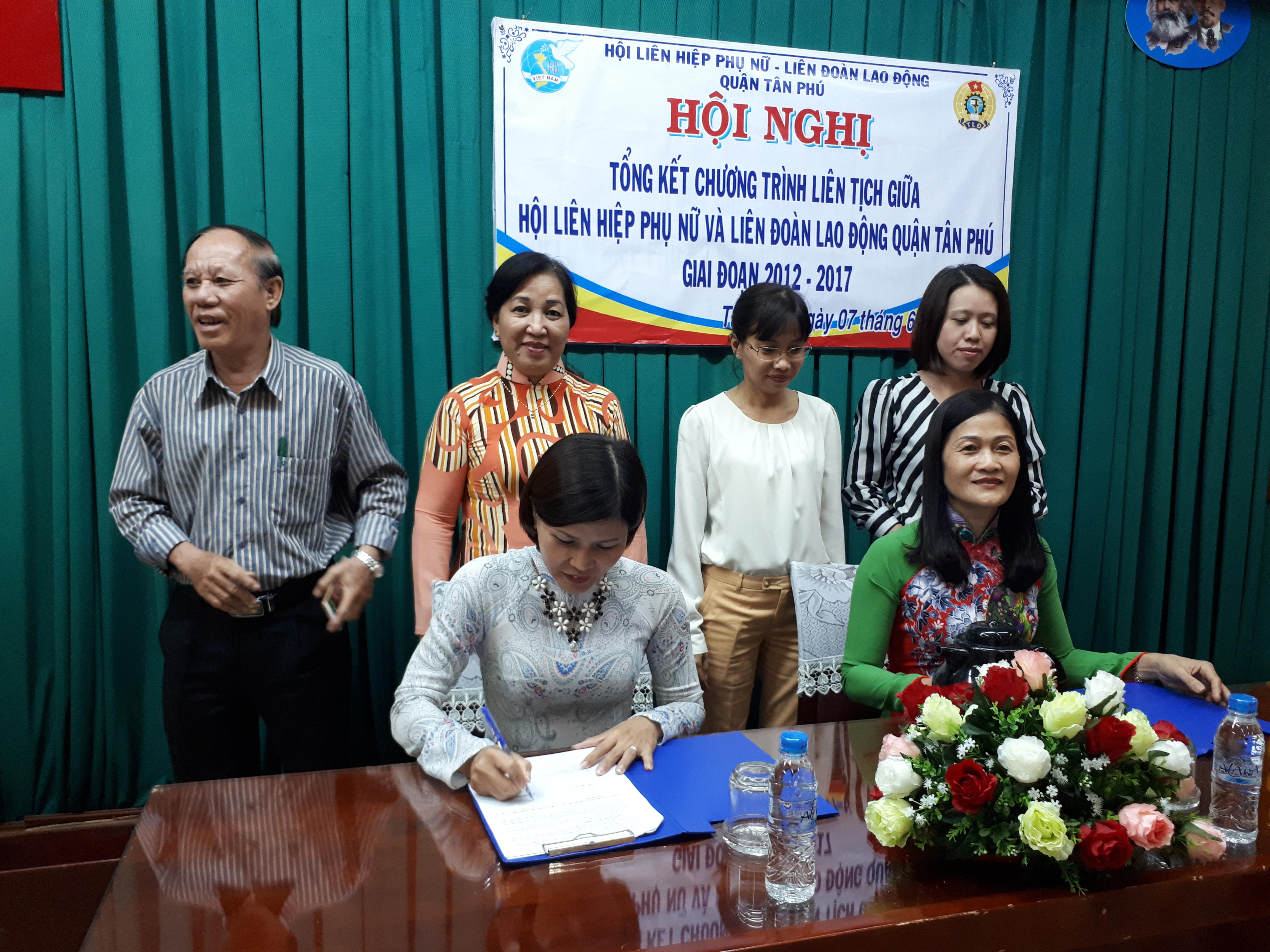Phối hợp chăm lo cho nữ CNVC-LĐ