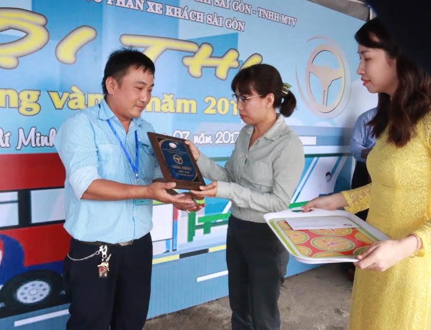 14 tài xế tranh tài "Vô lăng vàng SAMCO"