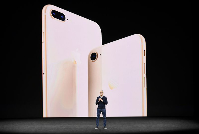 iPhone 8 “ế”, cổ phiếu Apple tụt dốc