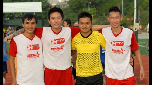Đổi đời từ sân bóng phong trào: Lên tuyển từ "sân phủi"
