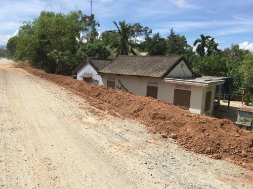 MIỀN TRUNG ƯỚC VỌNG 1 CON ĐƯỜNG: Đường chờ… mặt bằng