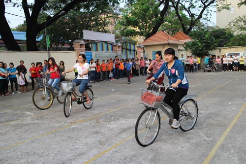 Các vận động viên tham gia “Phụ nữ Tân Bình khỏe đẹp, tự tin”