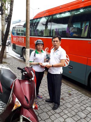 Thăm hỏi gia đình công nhân bị thiên tai