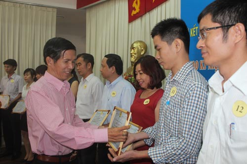 Gần 1.000 người lao động được n&acirc;ng bậc, n&acirc;ng lương - Ảnh 1.