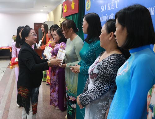 Tuyên dương 328 lao động nữ “Giỏi việc nước - Đảm việc nhà”