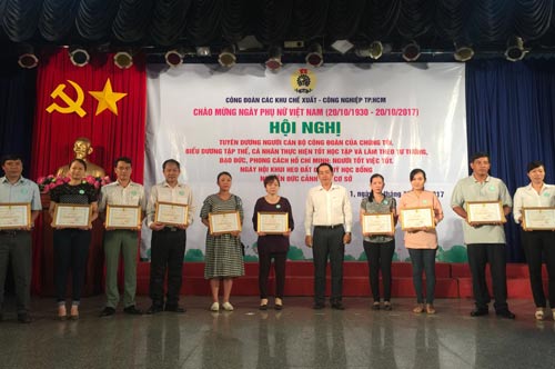 Tuyên dương điển hình học tập Bác