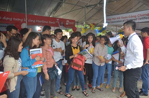 Nhân lực ngành tài chính ngân hàng vừa thừa vừa thiếu