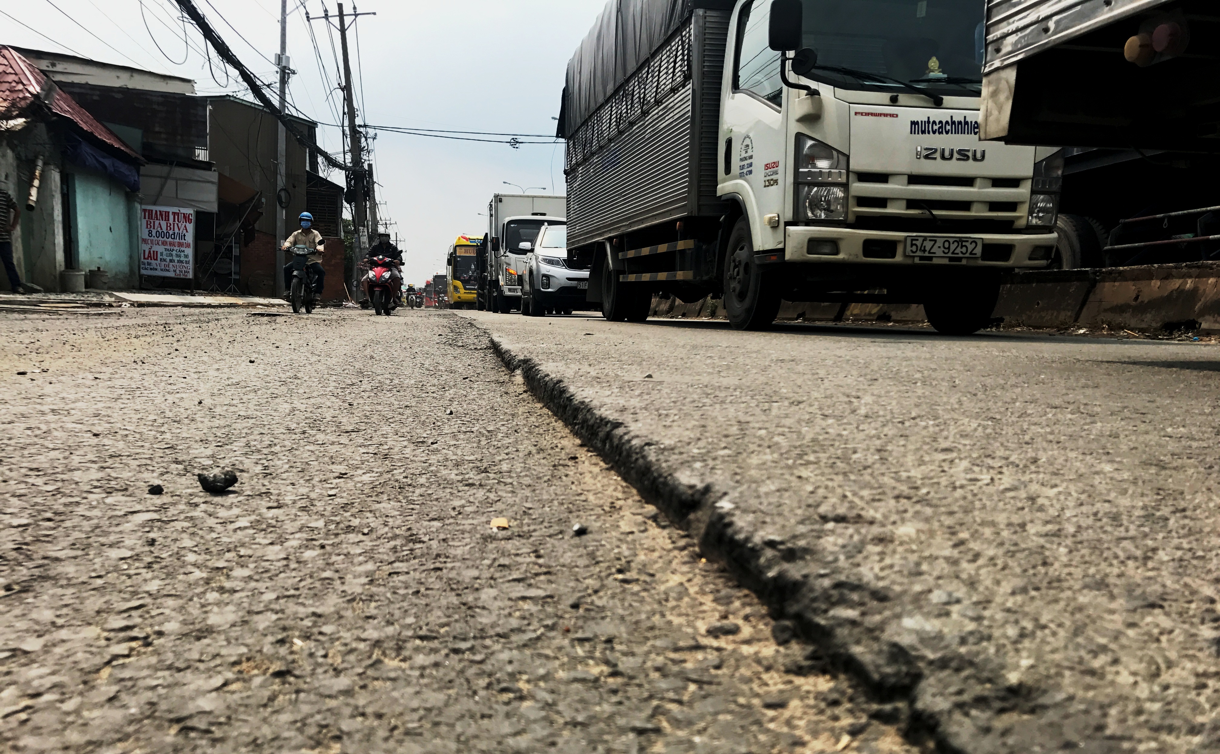 Thi c&ocirc;ng Quốc lộ 1 bầy hầy, nhiều nh&agrave; thầu bị xử phạt - Ảnh 6.