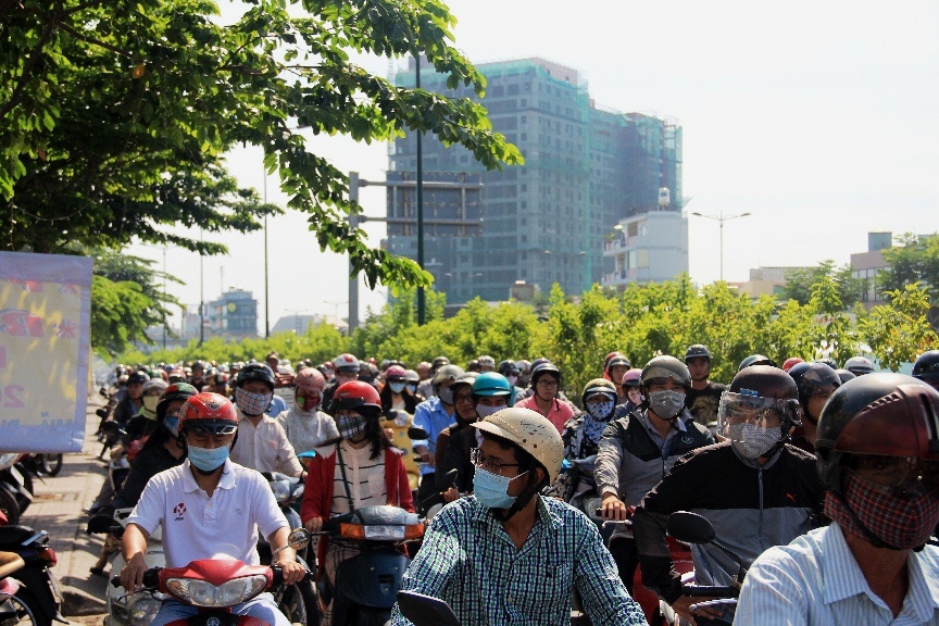 Hỗn loạn trên đường Phạm Văn Đồng - Ảnh 5.