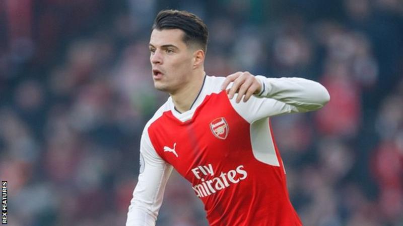 Xhaka bị cảnh sát “sờ gáy” vì phân biệt chủng tộc