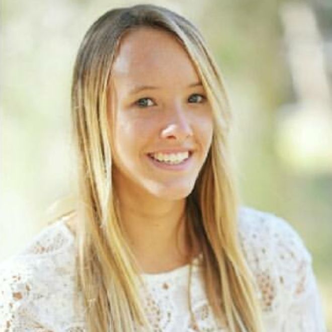 
Laeticia Brouwer, 17 tuổi, bị c&aacute; mập tấn c&ocirc;ng khi đang lướt s&oacute;ng. Ảnh: BBC
