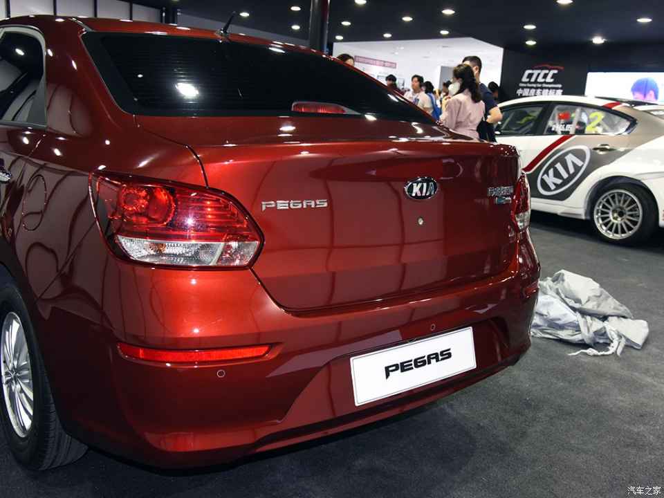 D&acirc;n Việt ph&aacute;t sốt với Kia Pegas 2017 v&igrave; gi&aacute; qu&aacute; rẻ - Ảnh 4.