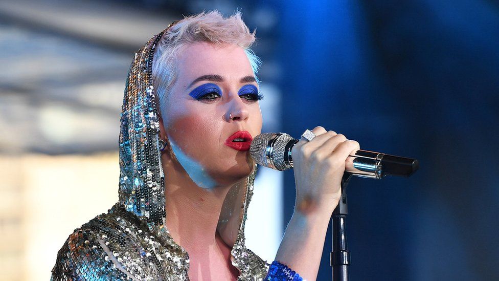 Katy Perry bị bác sĩ thú y chỉ trích thiếu hiểu biết