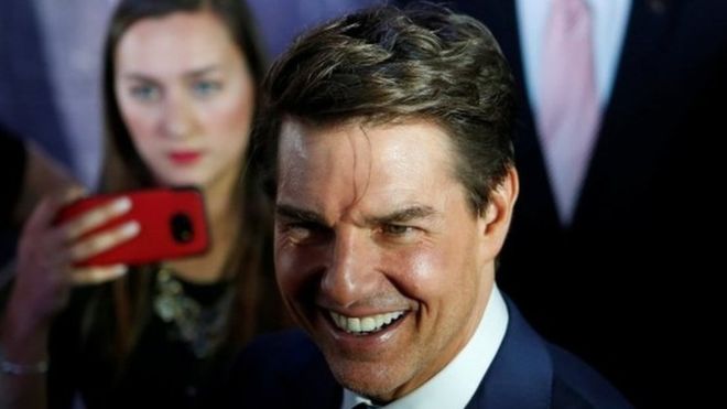 Phim ngừng quay vì Tom Cruise bị thương