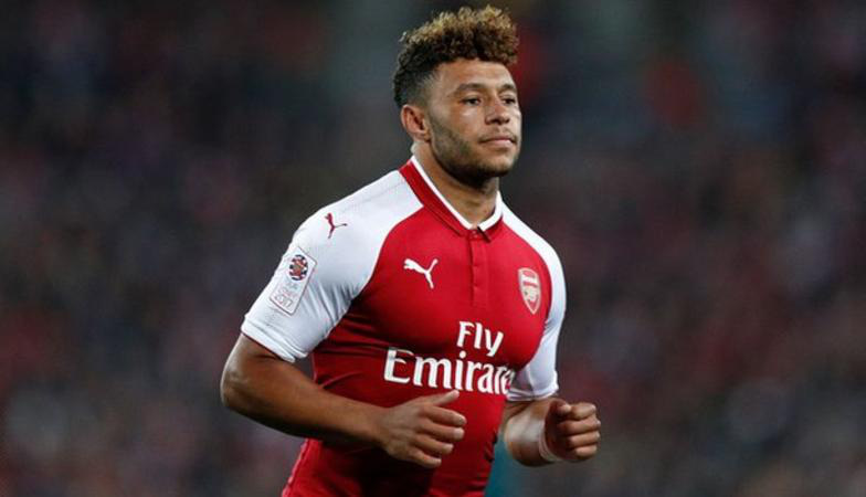 Chelsea chính thức có Chamberlain, Liverpool mua Keita