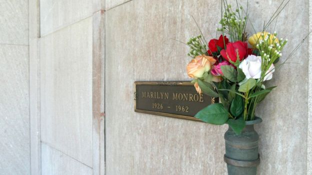 "Ông trùm" Playboy yên nghỉ cạnh Marilyn Monroe