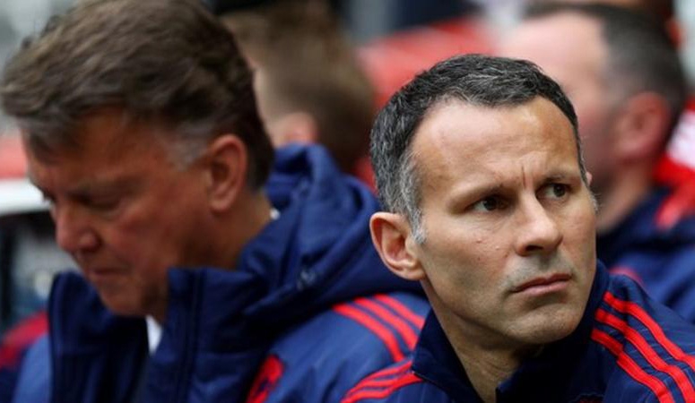 Neville và Giggs cùng tranh "ghế nóng" Everton