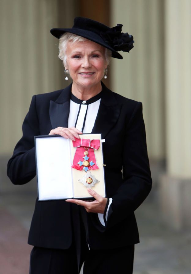Diễn vi&ecirc;n Julie Walters được phong tước Hiệp sĩ - Ảnh 2.