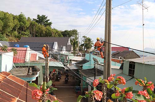 Không để thiếu điện ở miền Nam - Ảnh 1.