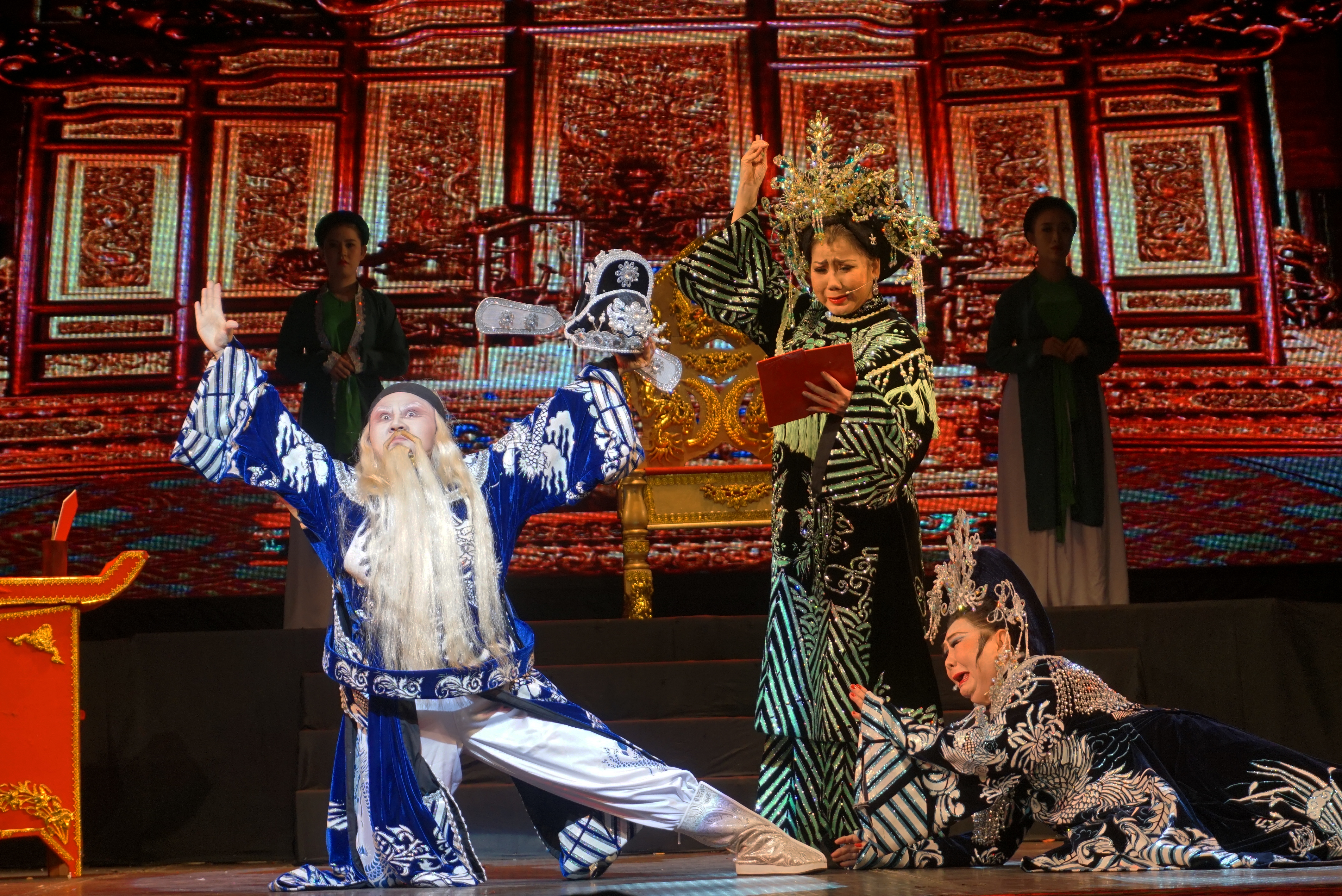 Nhớ Thanh Sang, Thanh Hằng cả gan hóa thân Thi Sách - Ảnh 3.