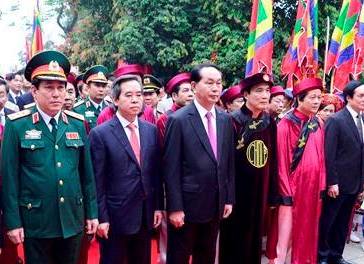 Chủ tịch nước Trần Đại Quang dâng hương tưởng nhớ Hùng Vương