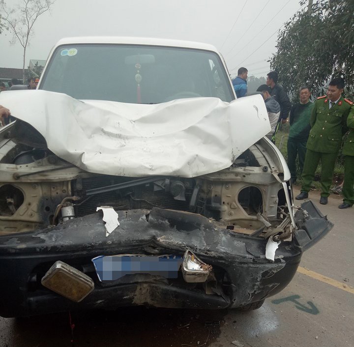 Từ đ&aacute;m cưới ra, 3 thanh ni&ecirc;n tử vong trong tai nạn thảm khốc - Ảnh 1.