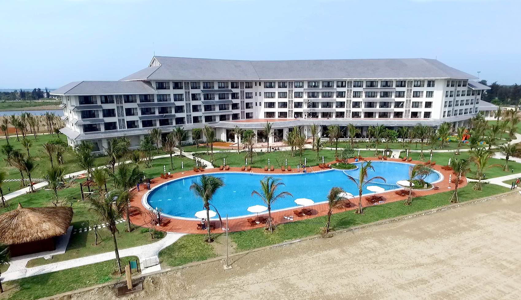 Vinpearl Cửa Hội Resort & Villas Cửa Hội sẽ g&oacute;p phần ph&aacute;t triển du lịch tỉnh Nghệ An n&oacute;i ri&ecirc;ng v&agrave; miền Trung n&oacute;i chung
