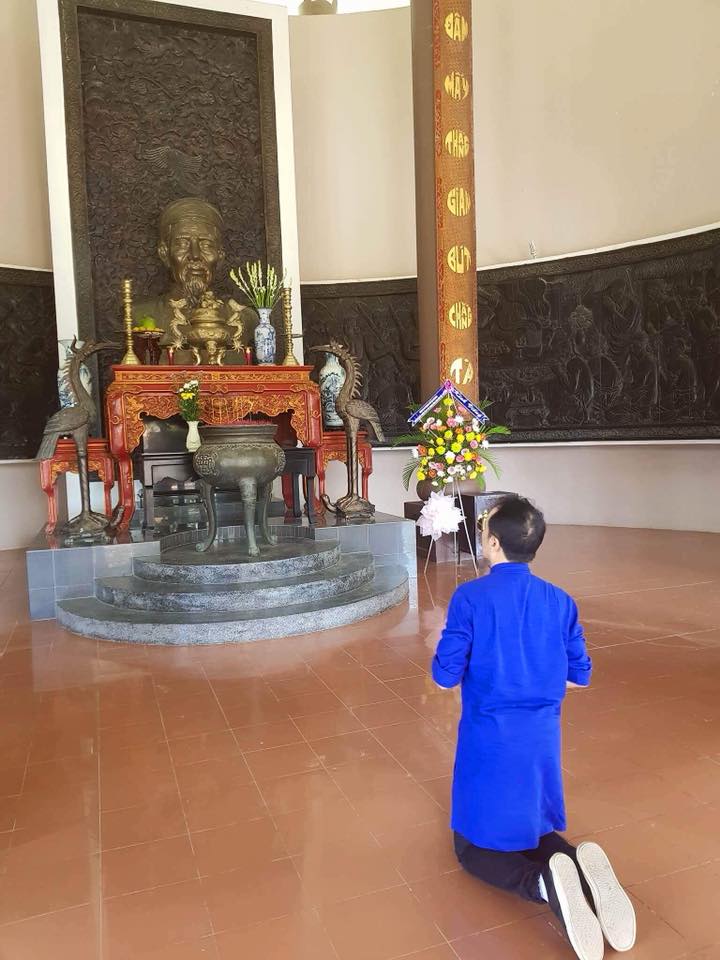 Làm nhạc kịch Tiên Nga, Thành Lộc về Bến Tre khấn nguyện cụ Đồ Chiểu - Ảnh 1.