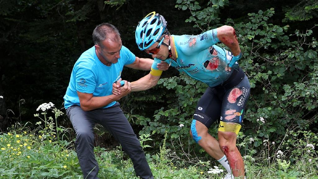 Cua rơ té gãy cổ ở Tour de France 2017 - Ảnh 8.