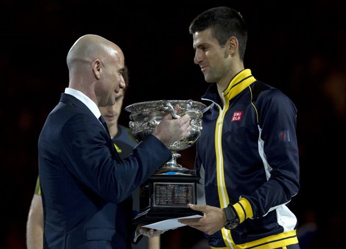 Trượt dài phong độ, Djokovic "bái sư" Agassi
