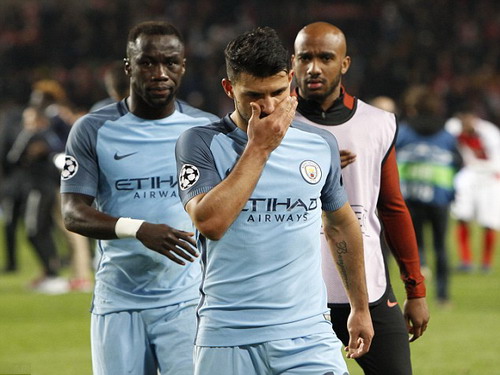 HLV Guardiola đòi tống cổ 17 sao Man City