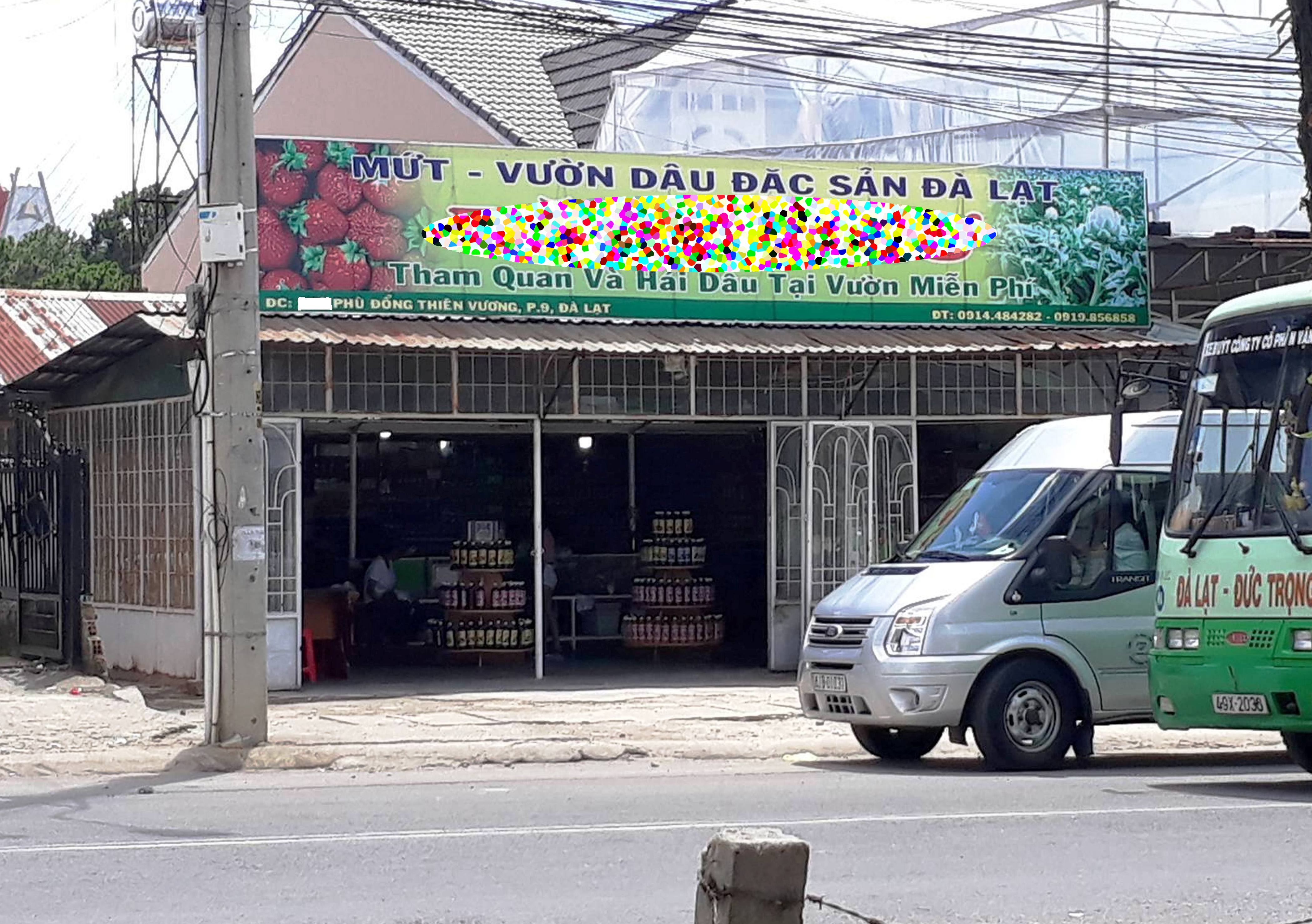 Trả lại đặc sản Đà Lạt, một du khách bị đánh ngất xỉu - Ảnh 1.