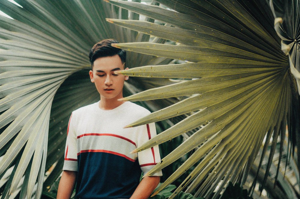 Ali Hoàng Dương đốn tim fan với Theo anh - Ảnh 5.