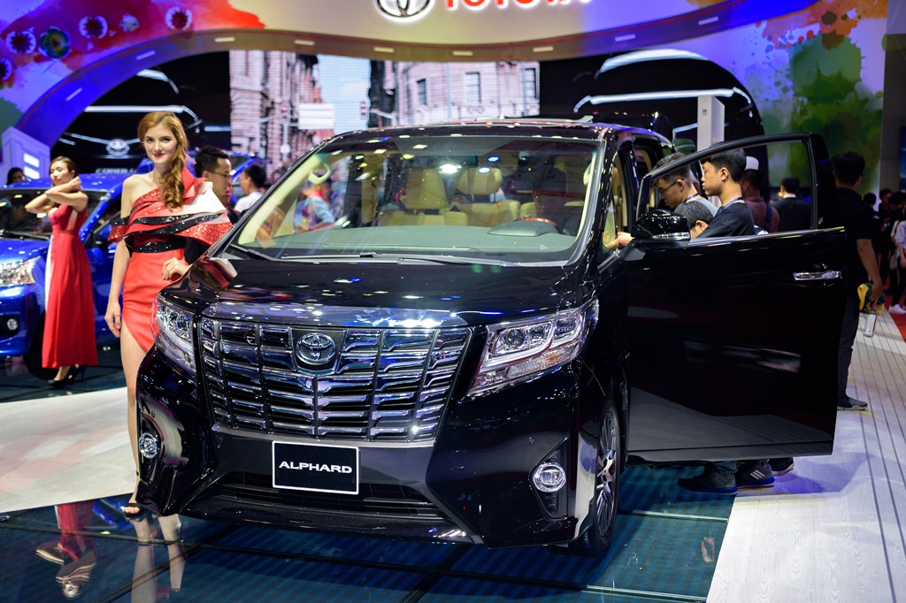 Toyota Alphard - chuy&ecirc;n cơ mặt đất vừa ra mắt c&oacute; g&igrave;? - Ảnh 4.