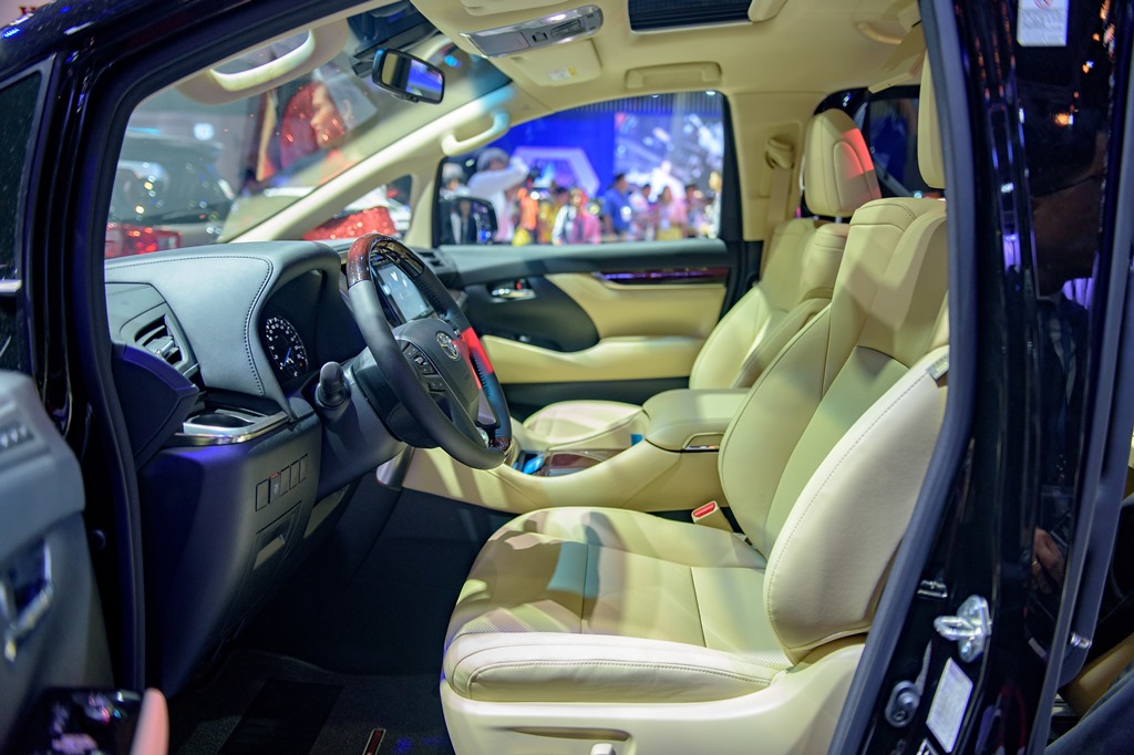 Toyota Alphard - chuy&ecirc;n cơ mặt đất vừa ra mắt c&oacute; g&igrave;? - Ảnh 7.
