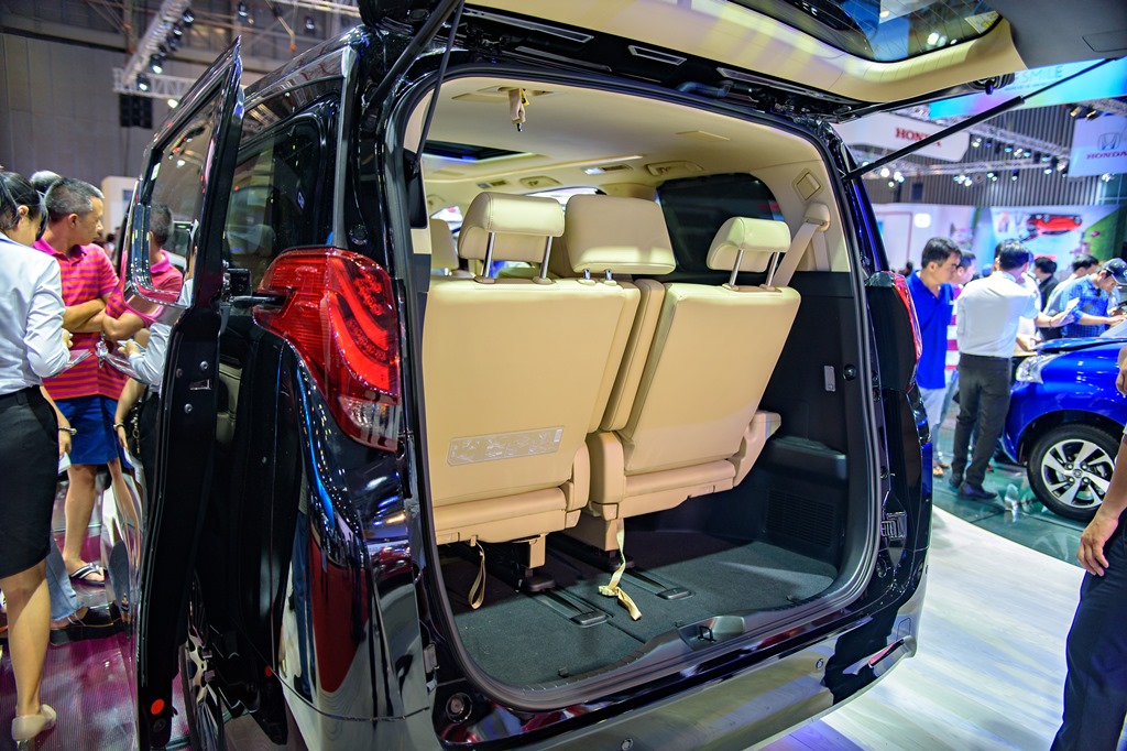 Toyota Alphard - chuy&ecirc;n cơ mặt đất vừa ra mắt c&oacute; g&igrave;? - Ảnh 13.