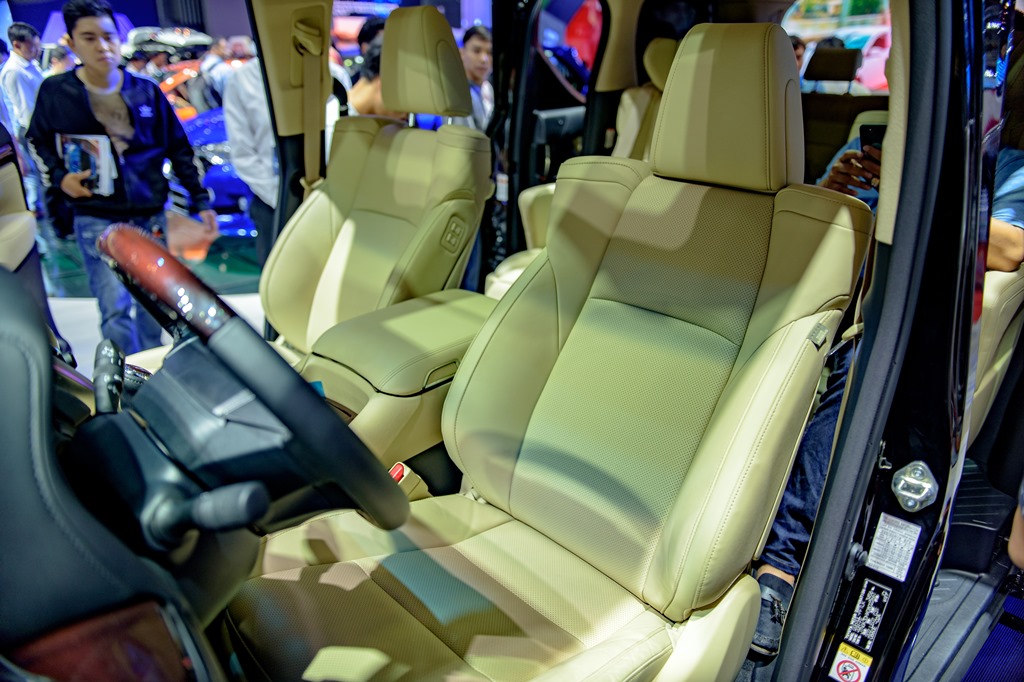 Toyota Alphard - chuy&ecirc;n cơ mặt đất vừa ra mắt c&oacute; g&igrave;? - Ảnh 9.