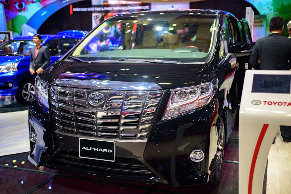 Toyota Alphard - chuy&ecirc;n cơ mặt đất vừa ra mắt c&oacute; g&igrave;? - Ảnh 1.