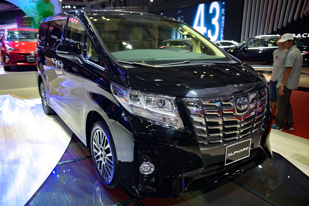 Toyota Alphard - chuy&ecirc;n cơ mặt đất vừa ra mắt c&oacute; g&igrave;? - Ảnh 2.
