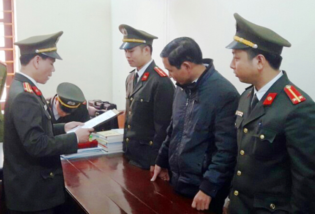 Vụ vu khống Bí thư huyện: Nhắn tin tố "tham nhũng tình dục"