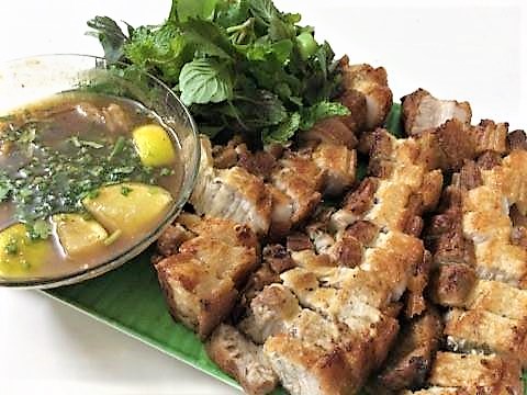 Thịt ba chỉ chiên giòn kiểu Thái