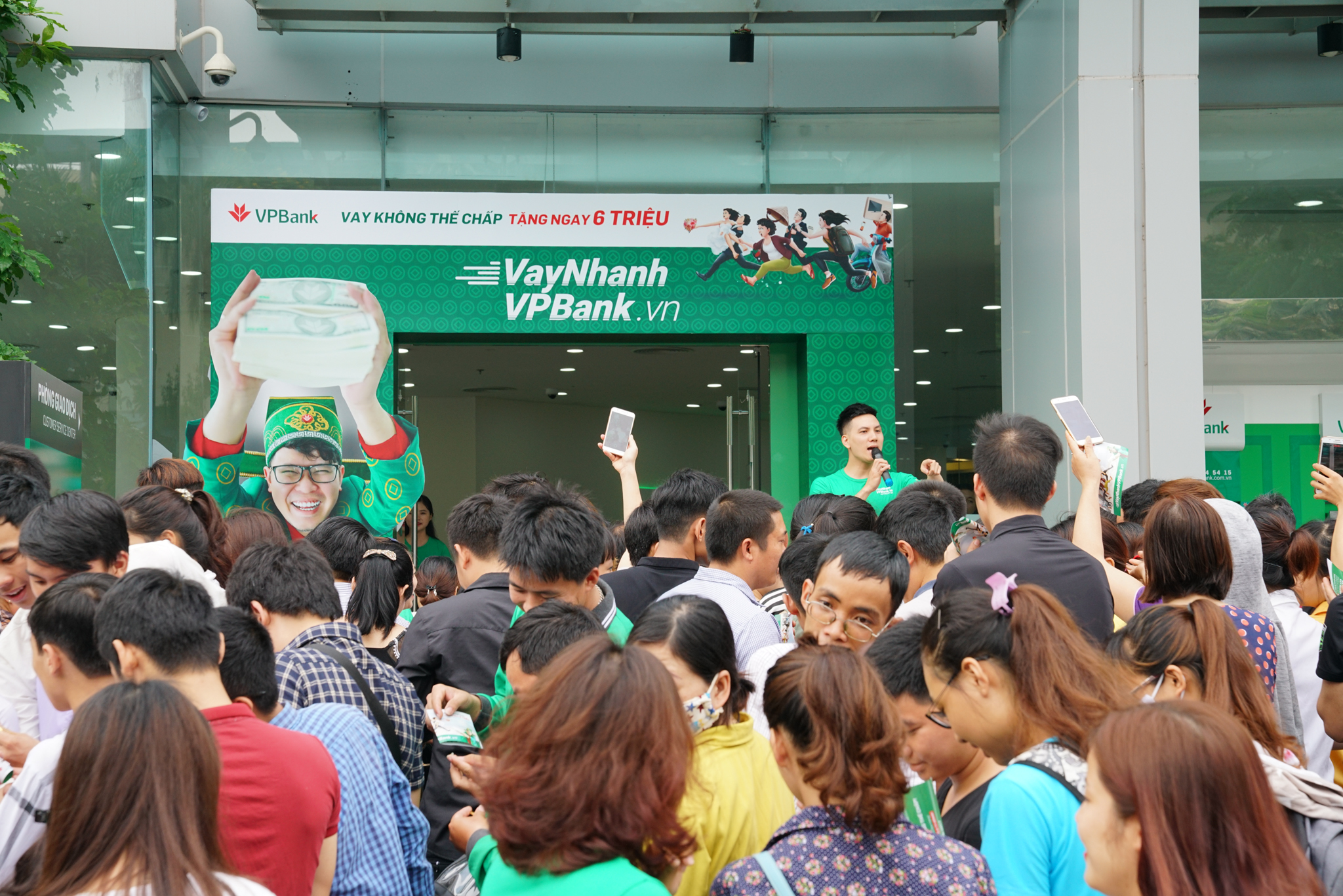 "Phao cứu sinh" vay tín chấp