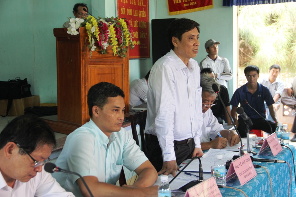 D&acirc;n tập trung trước trụ sở UBND thị x&atilde; Ninh H&ograve;a v&igrave; b&atilde;i r&aacute;c H&ograve;n Rọ - Ảnh 3.
