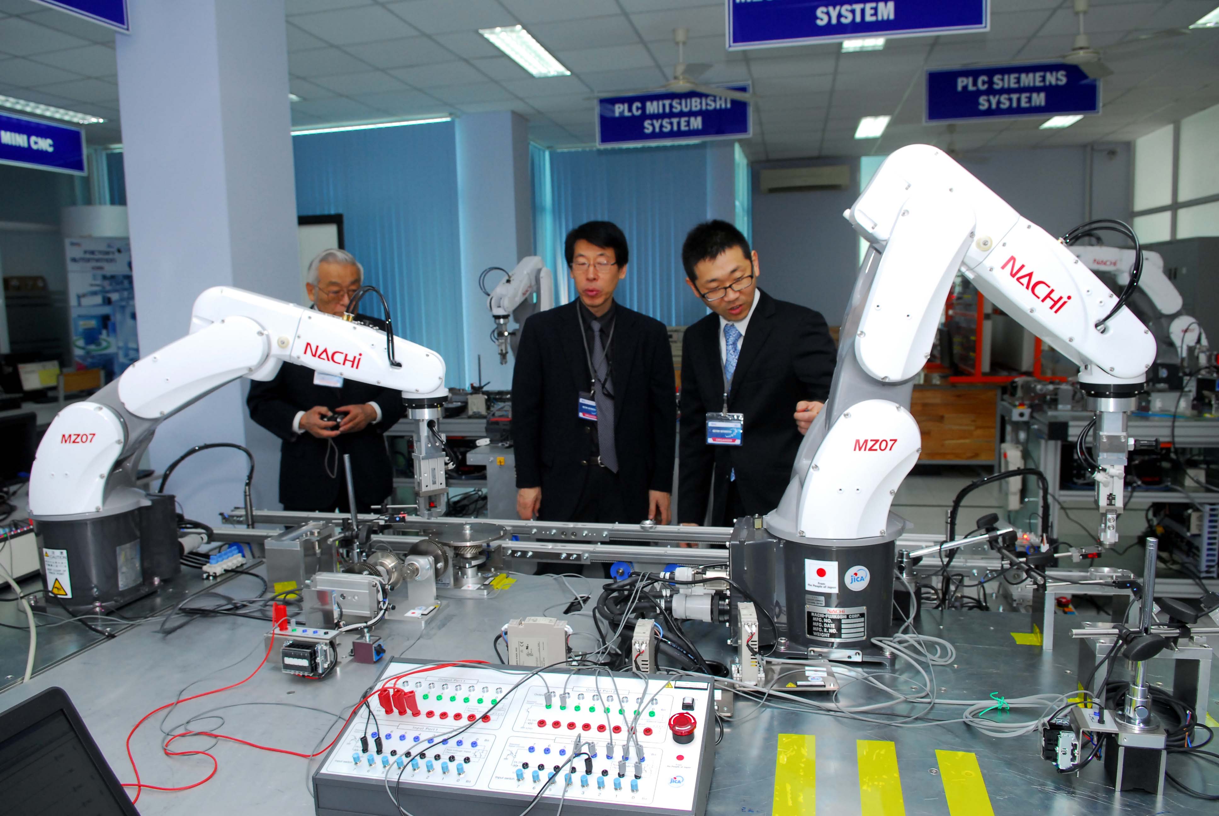Nhật Bản giúp TP HCM đào tạo chuyên gia về robot