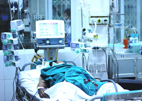 
Một bệnh nh&acirc;n đang điều trị do nhiễm li&ecirc;n cầu khuẩn lợn - Ảnh minh họa
