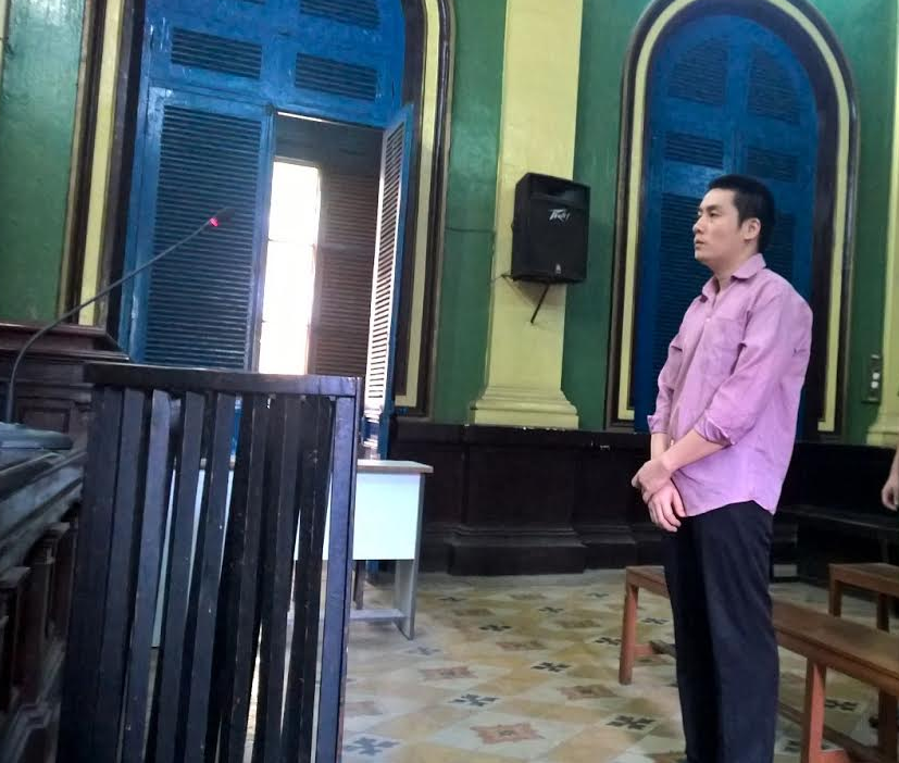 Bị đâm chết vì liên tục bấm còi trong lúc kẹt xe