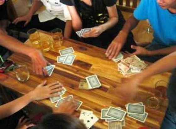 Khởi tố vụ đánh bạc, bí thư phường nhảy lầu 3 hòng trốn thoát