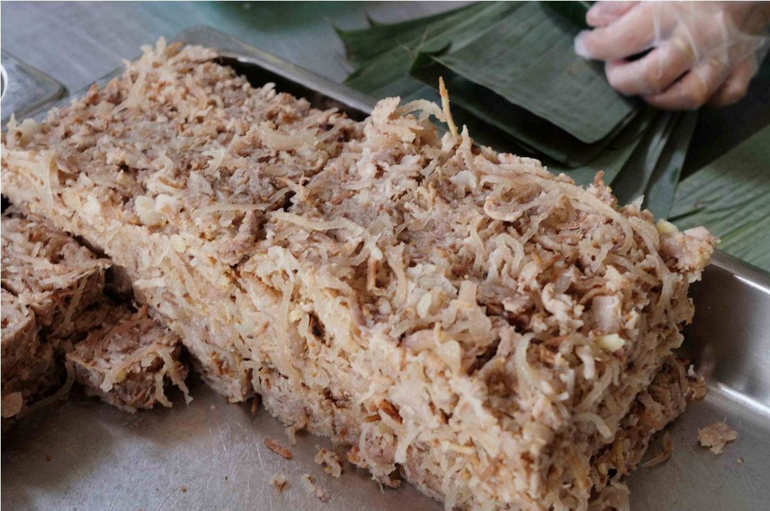 Tr&eacute; sau khi đ&atilde; được trộn đều v&agrave; n&eacute;n chặt (Ảnh B&iacute;ch V&acirc;n)