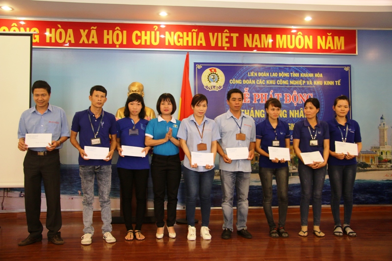 Ngày hội tư vấn pháp luật cho người lao động Khánh Hòa - Ảnh 3.